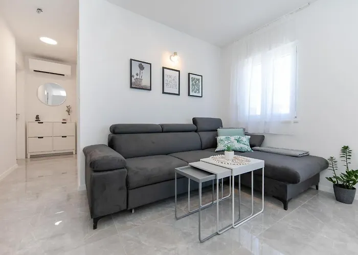 Enjoy Ciovo Apartmán *